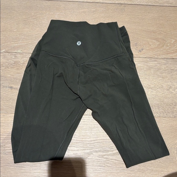 High-Waisted Leggings - Picture 2 of 2